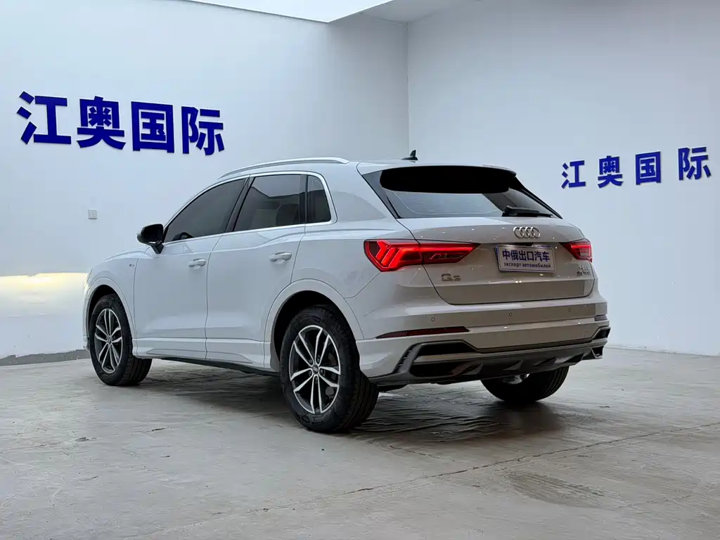 Audi Q3 2023 — фото 22