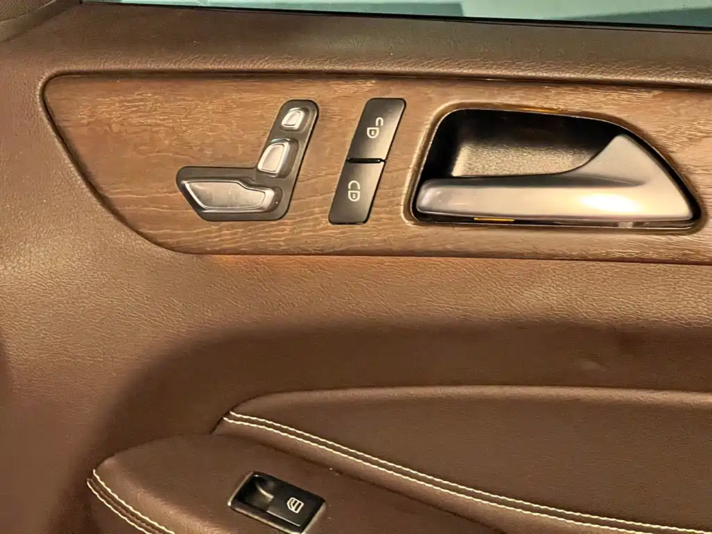 Mercedes-Benz GLE 2016 — фото 17