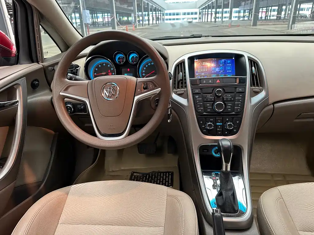 Buick Excelle 2015 — фото 12