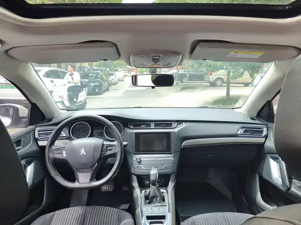 Peugeot 408 2015