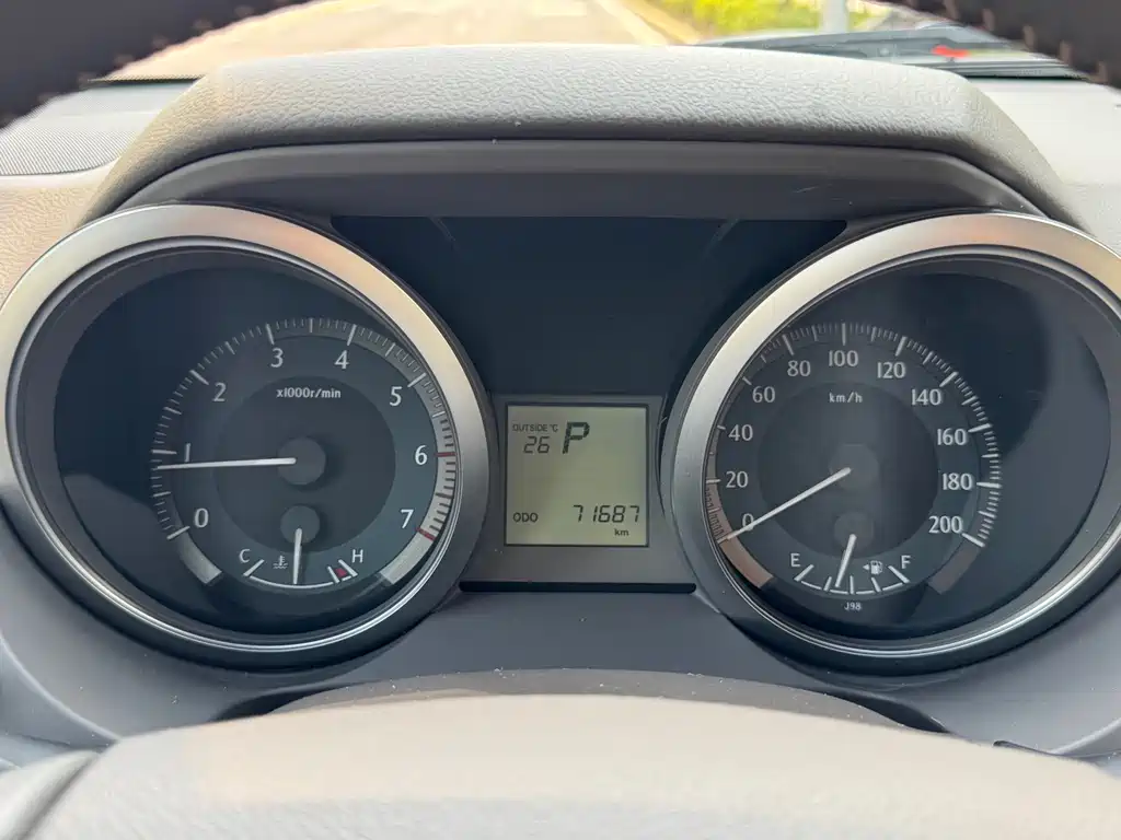 Toyota Prado 2015 — фото 14