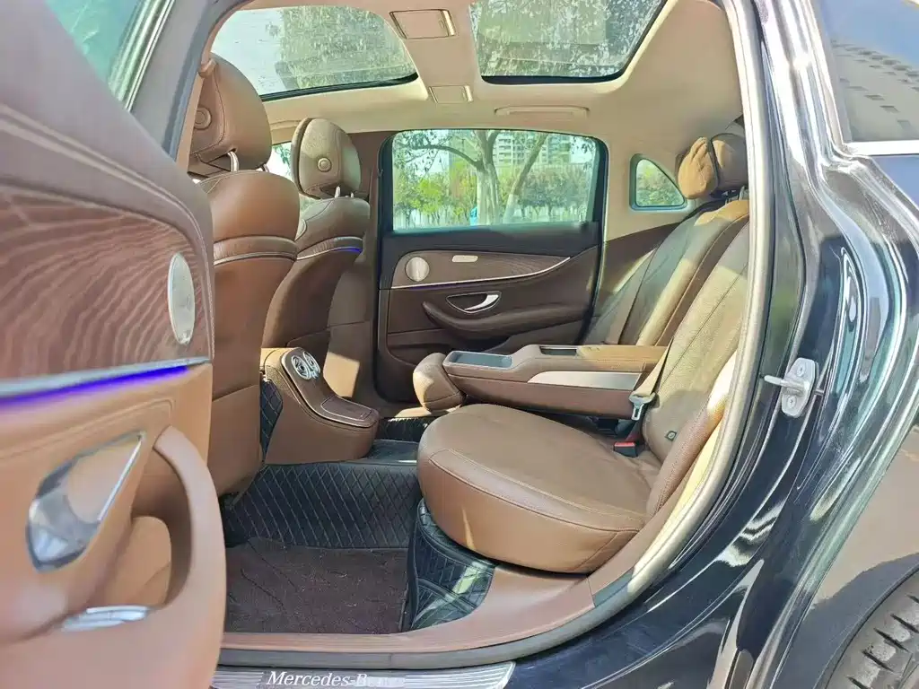 Mercedes-Benz E-Class 2022