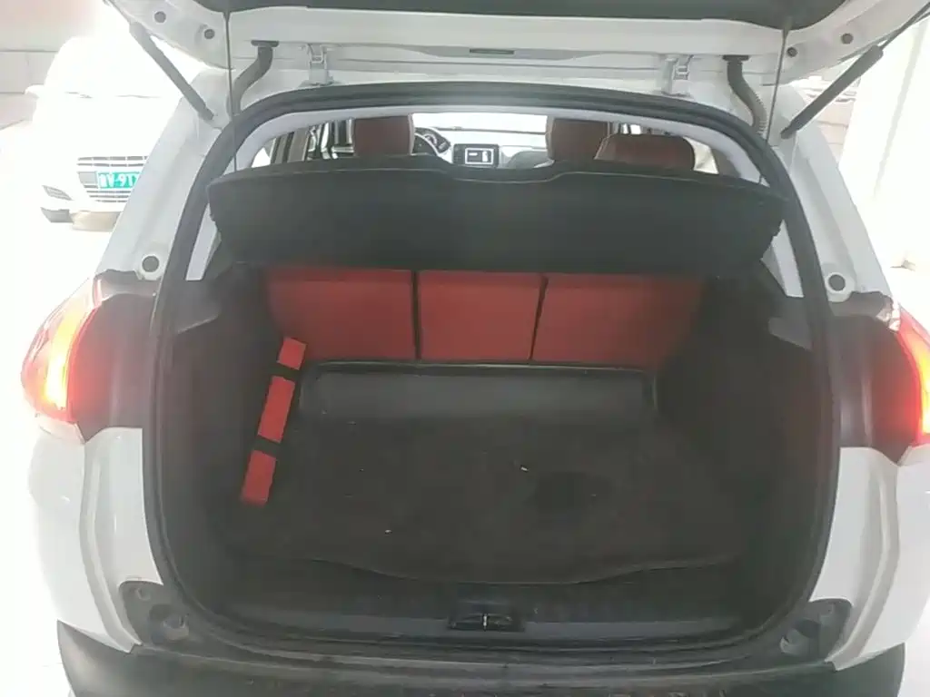 Peugeot 2008 2016 — фото 15