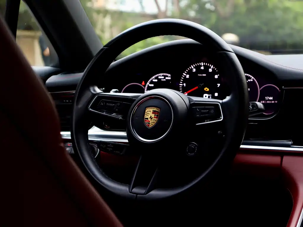 Porsche Panamera 2022 — фото 10
