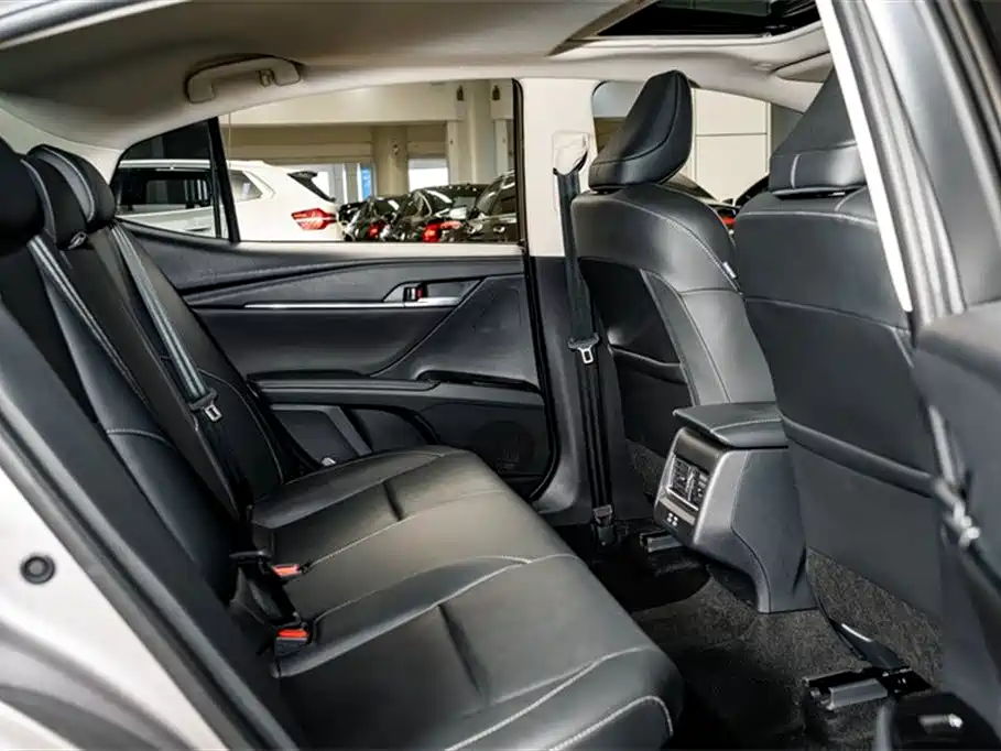 Toyota Camry 2025 — фото 21
