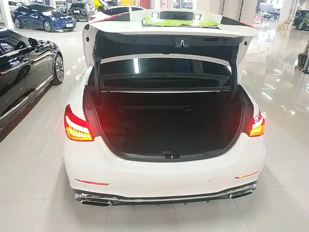 Mercedes-Benz C-Class 2023 — фото 19