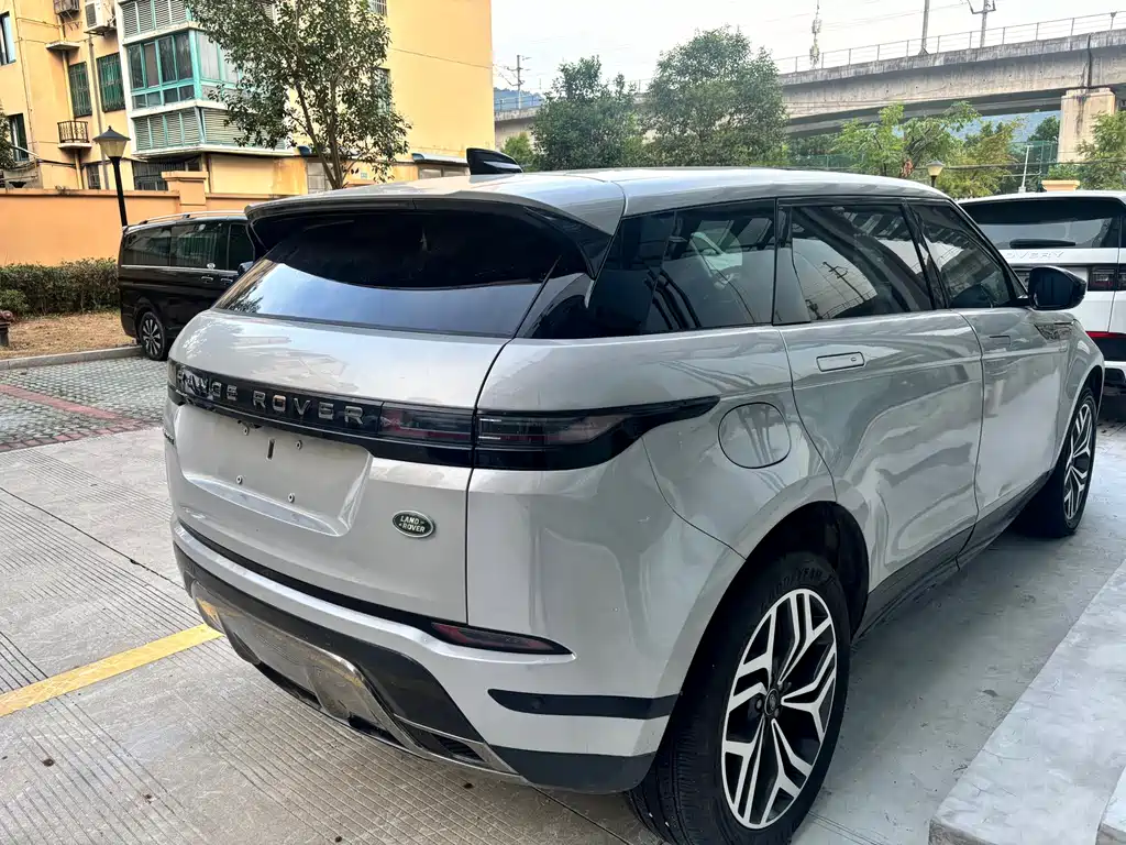 Land Rover Range Rover Evoque 2024 — фото 6