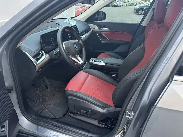 BMW iX1 2024