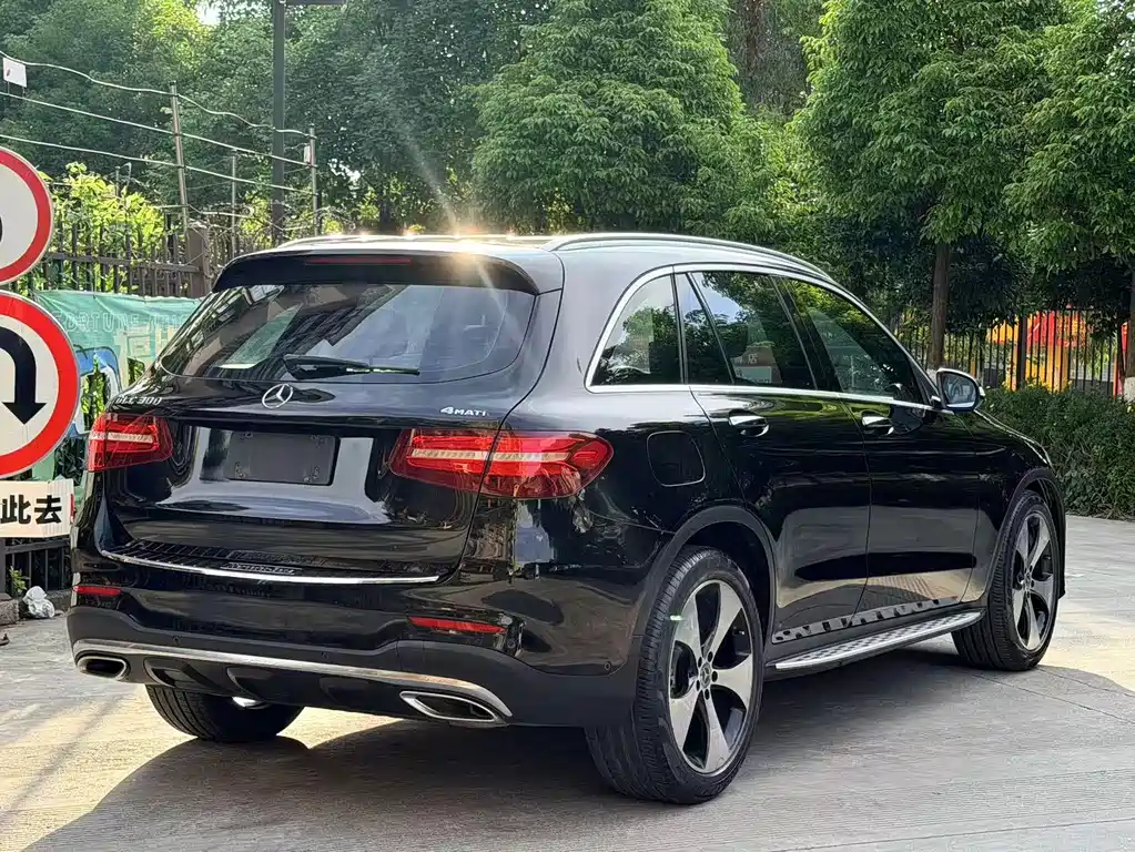 Mercedes-Benz GLC 2018 — фото 7
