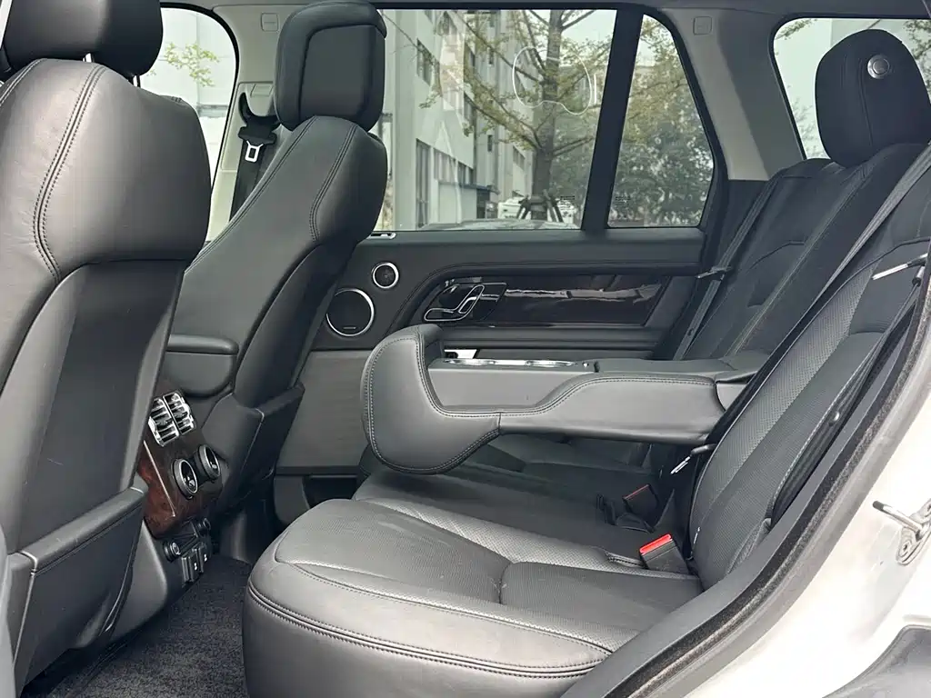 Land Rover Range Rover 2020 — фото 18