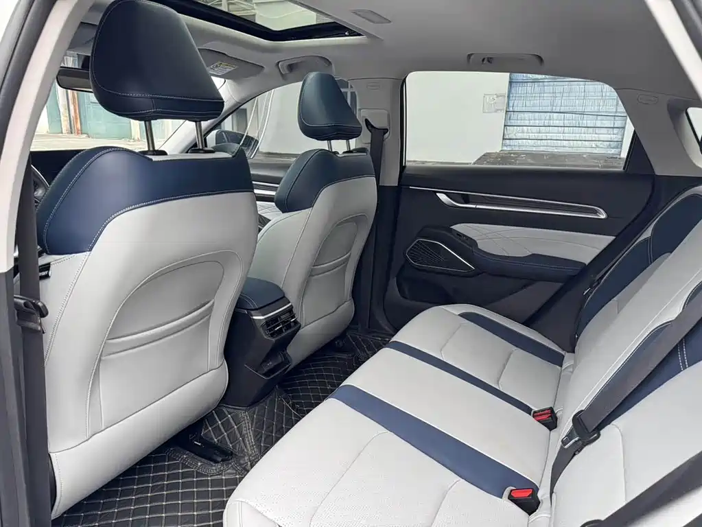 Geely Emgrand 2022 — фото 12