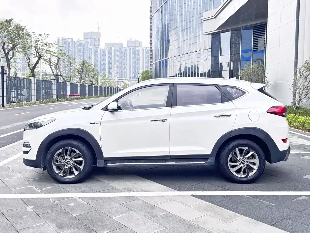 Hyundai Tucson 2016 — фото 30