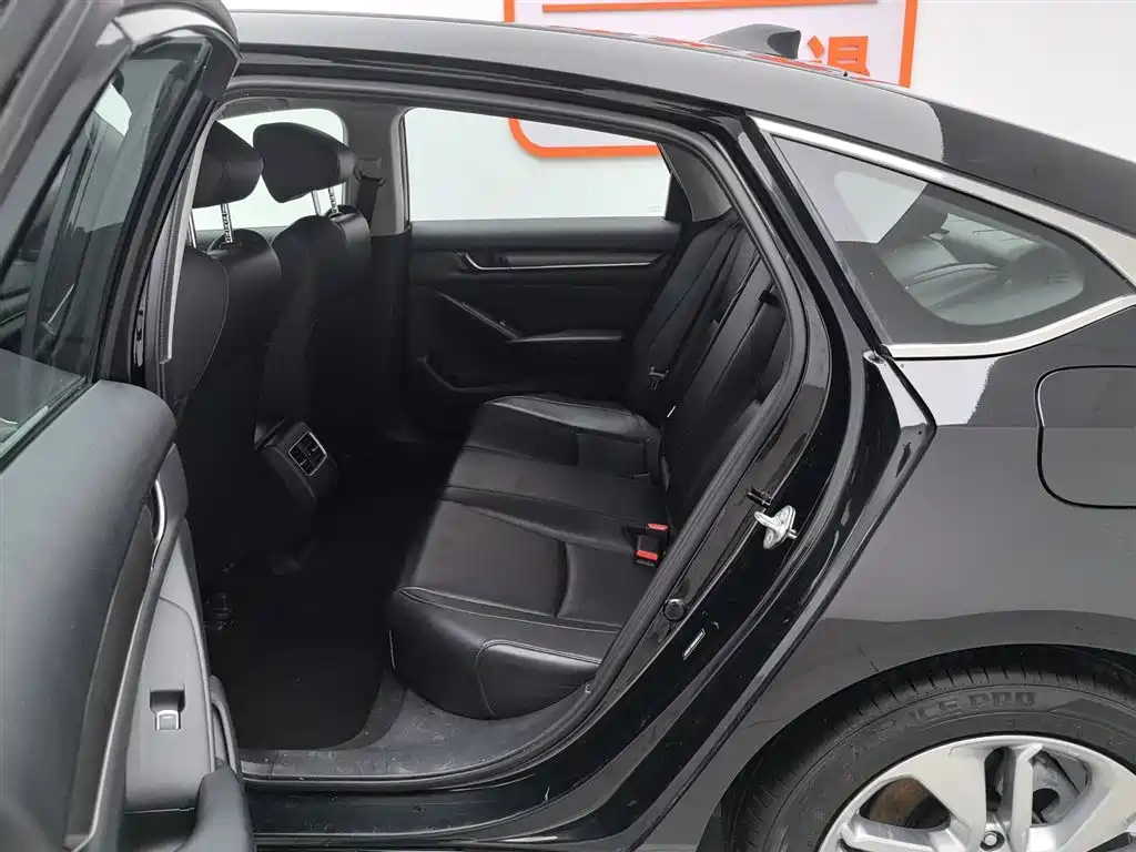 Honda Accord 2018 — фото 15