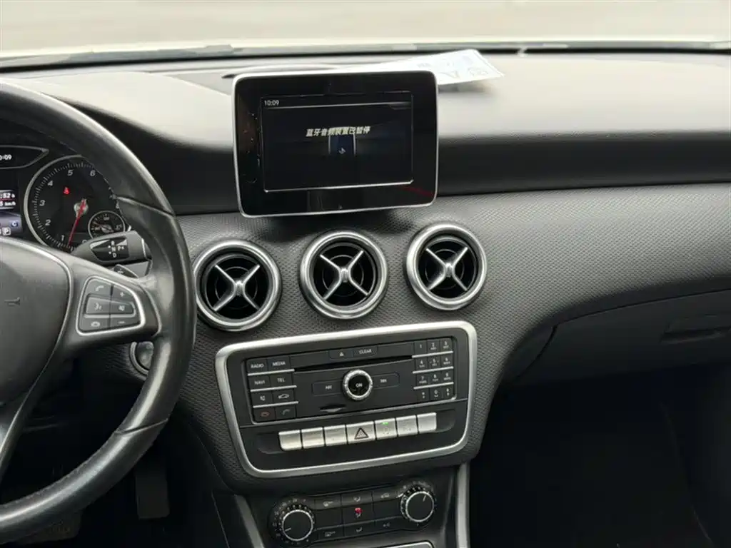 Mercedes-Benz A-Class 2017 — фото 6