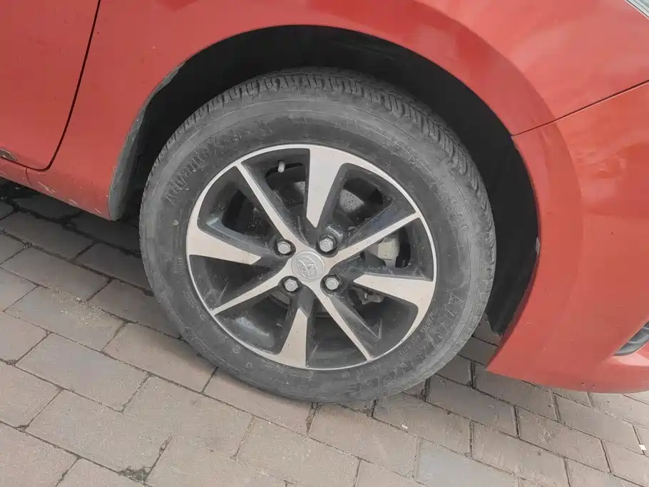 Toyota Yaris L 2015