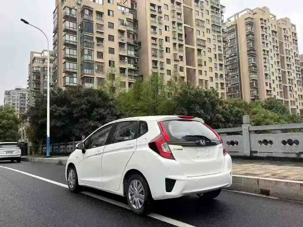 Honda Fit 2015 — фото 9