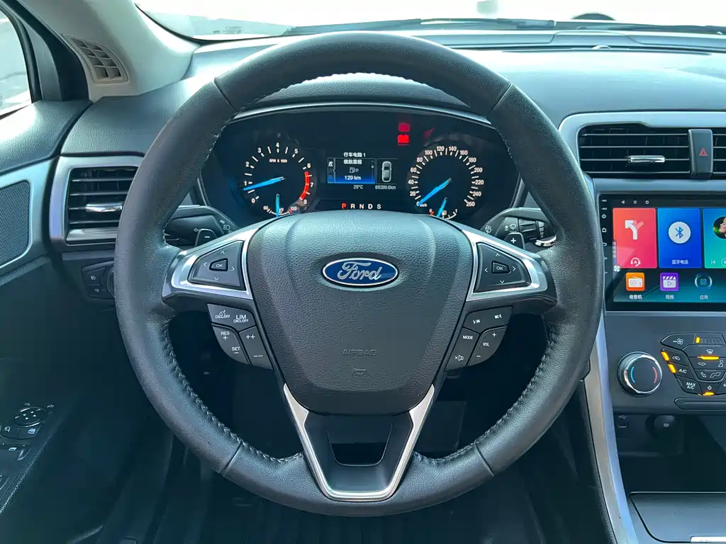 Ford Mondeo 2018 — фото 14