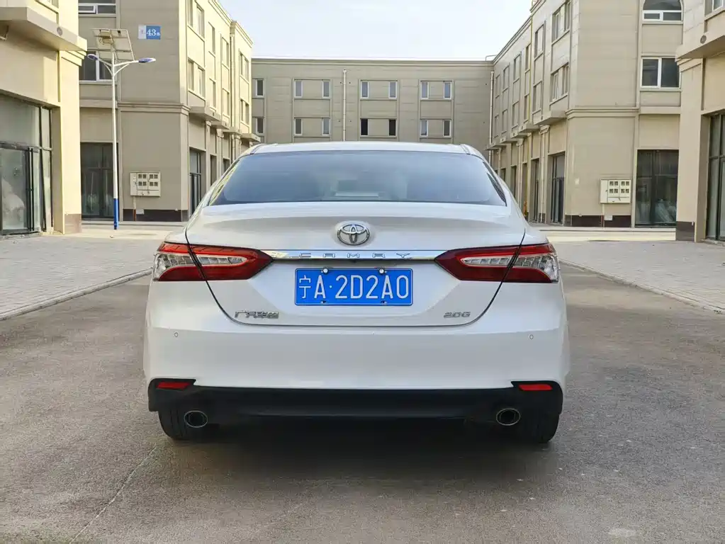 Toyota Camry 2020 — фото 8
