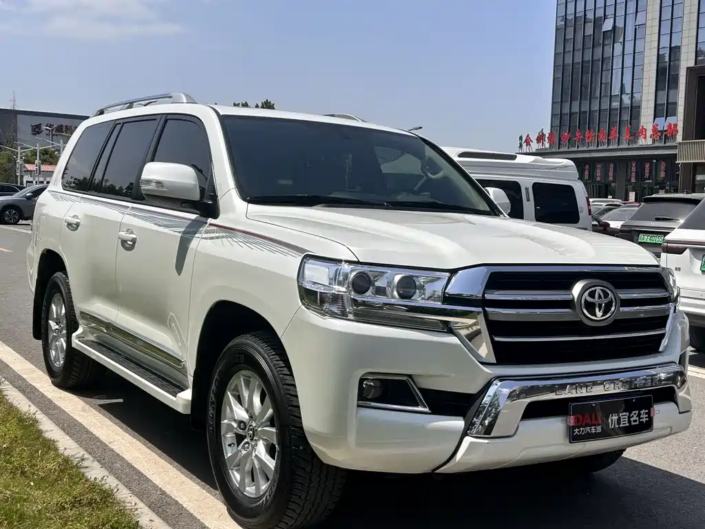 Toyota Land Cruiser 2020 — фото 3
