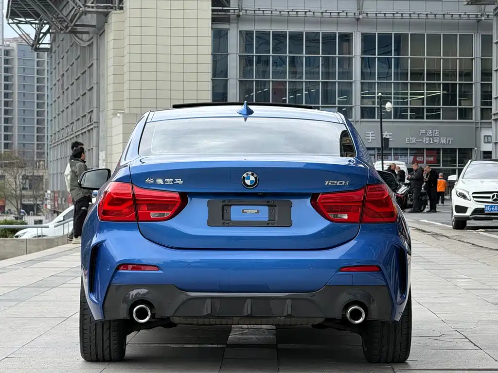 BMW 1 Series 2019 — фото 12
