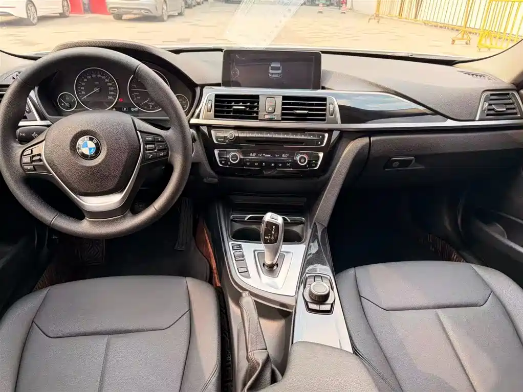 BMW 3 Series 2016 — фото 4