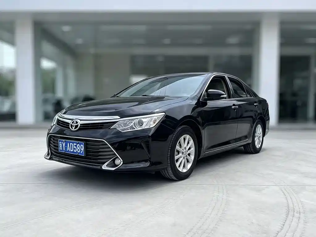 Toyota Camry 2016 — фото 1