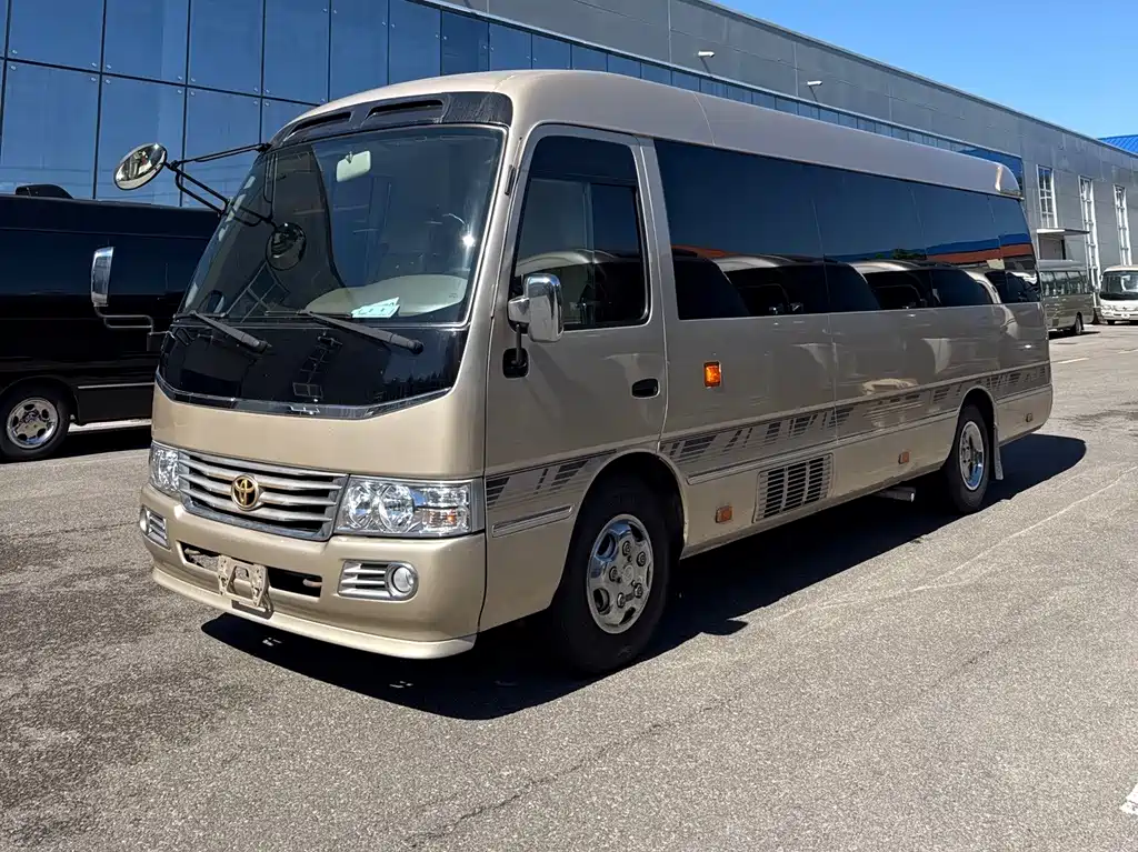 Toyota Coaster 2019 — фото 1