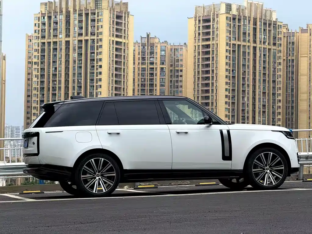 Land Rover Range Rover 2025 — фото 11