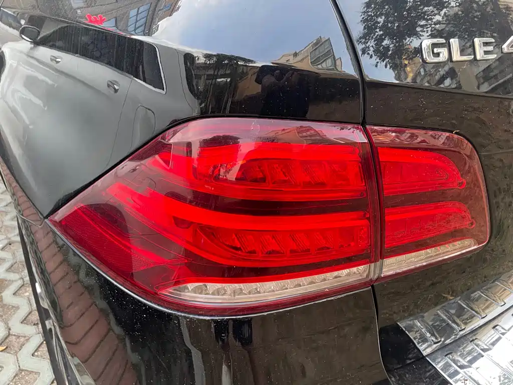 Mercedes-Benz GLE 2017 — фото 10