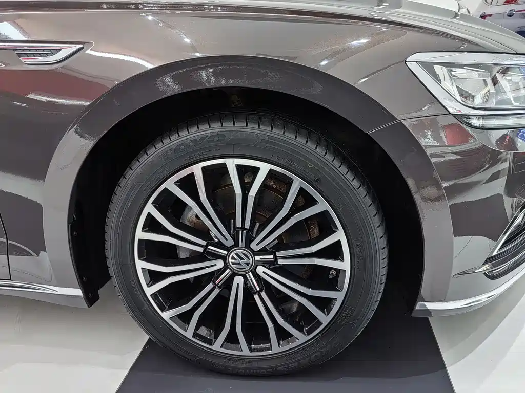 Volkswagen Phideon 2017 — фото 20