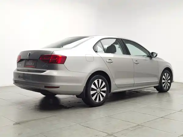 Volkswagen Sagitar 2017