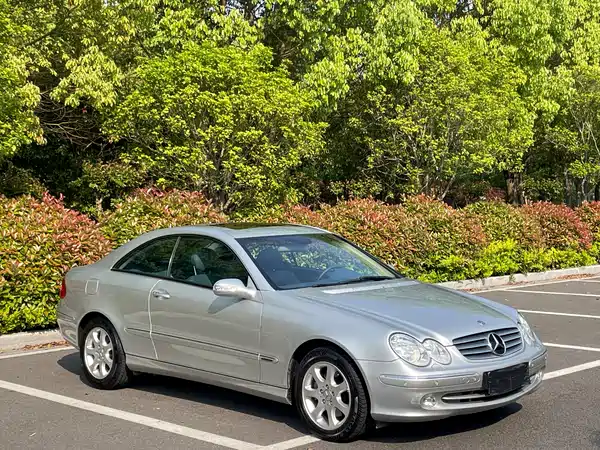 Mercedes-Benz CLK-Class 2004