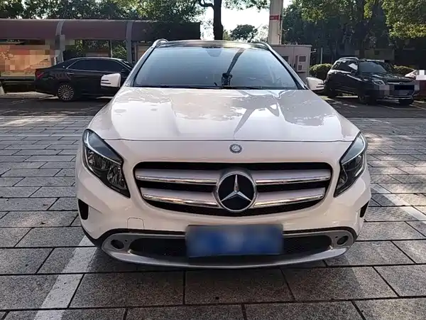 Mercedes-Benz GLA 2016