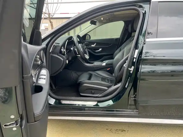 Mercedes-Benz C-Class 2022