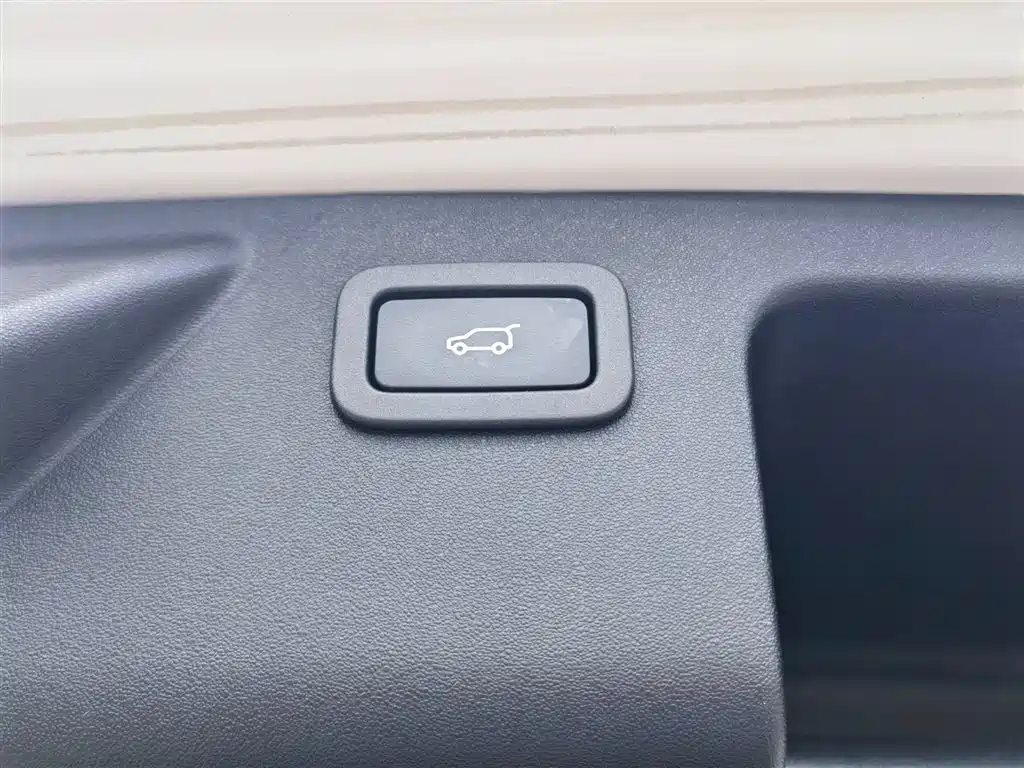 Land Rover Discovery Sport 2019 — фото 25