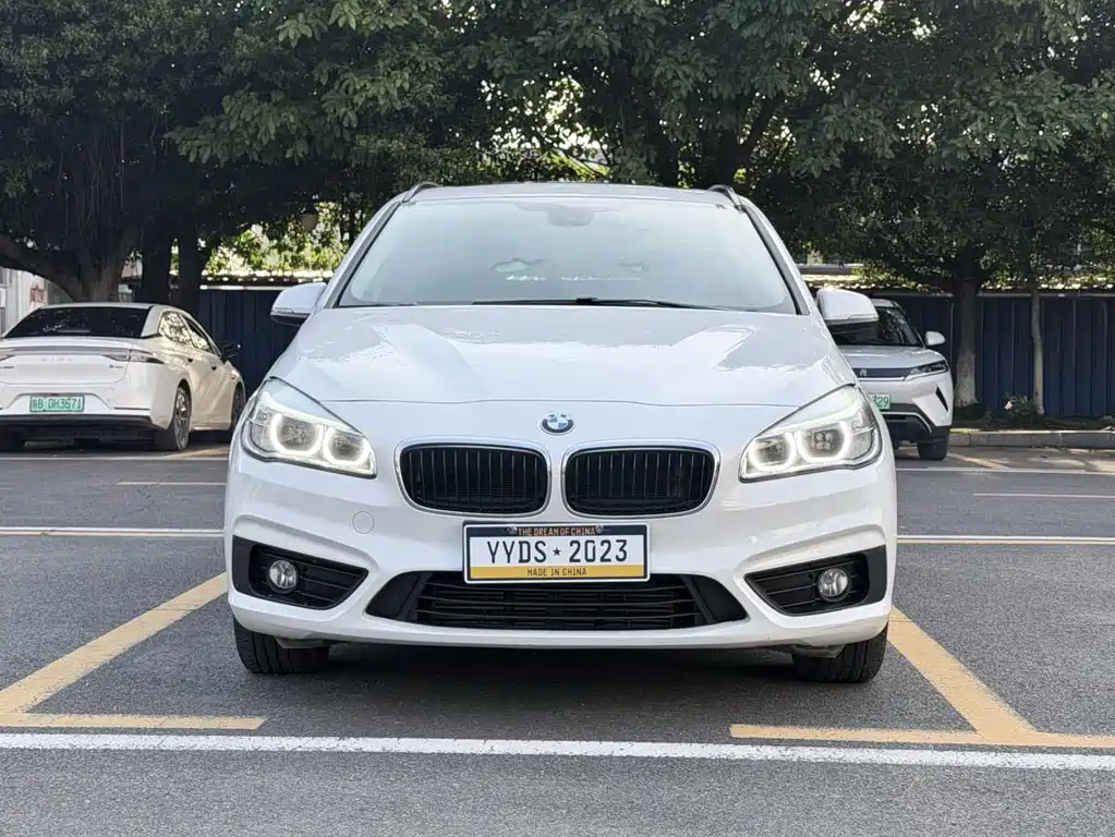 BMW 2 Series Station Wagon 2017 — фото 2