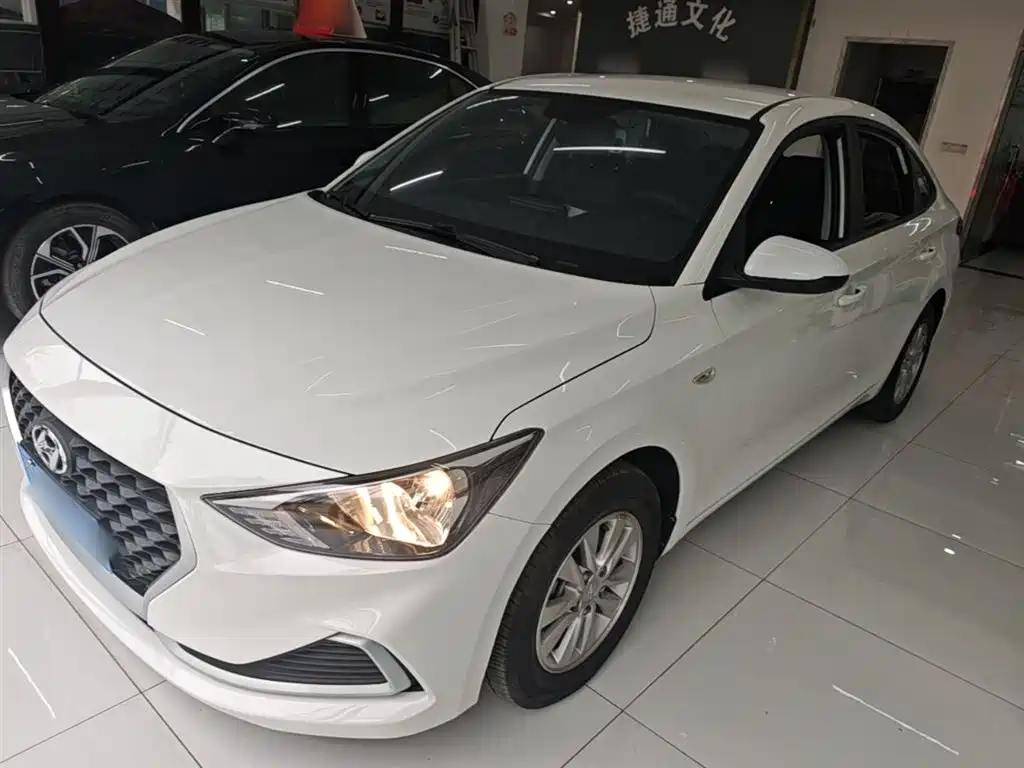 Hyundai Elantra 2020 — фото 2