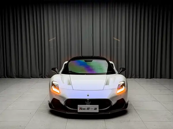 Maserati MC20 2022