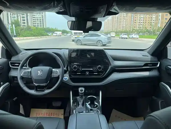 Toyota Crown Kluger 2023