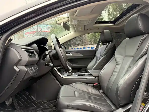 Hongqi H5 2022