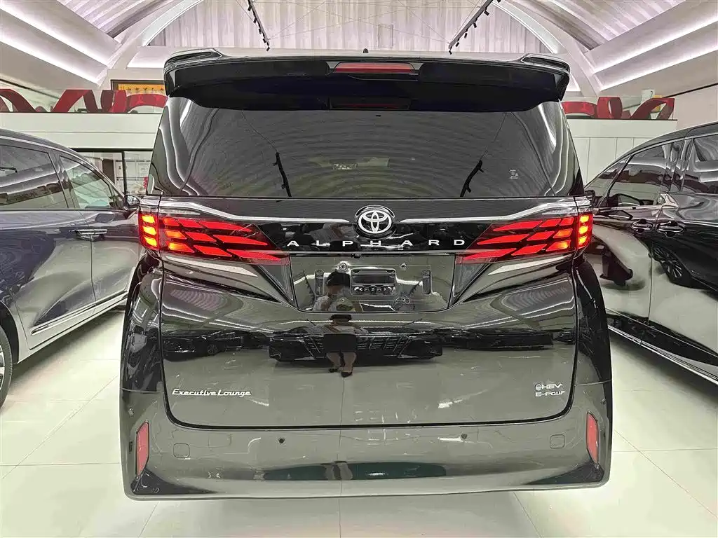 Toyota Alphard 2025 — фото 19