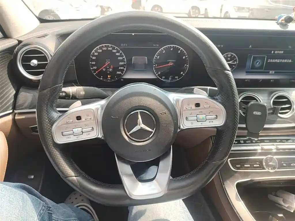 Mercedes-Benz E-Class 2019 — фото 11