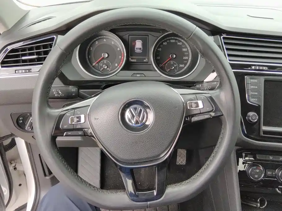Volkswagen Tiguan L 2017 — фото 15