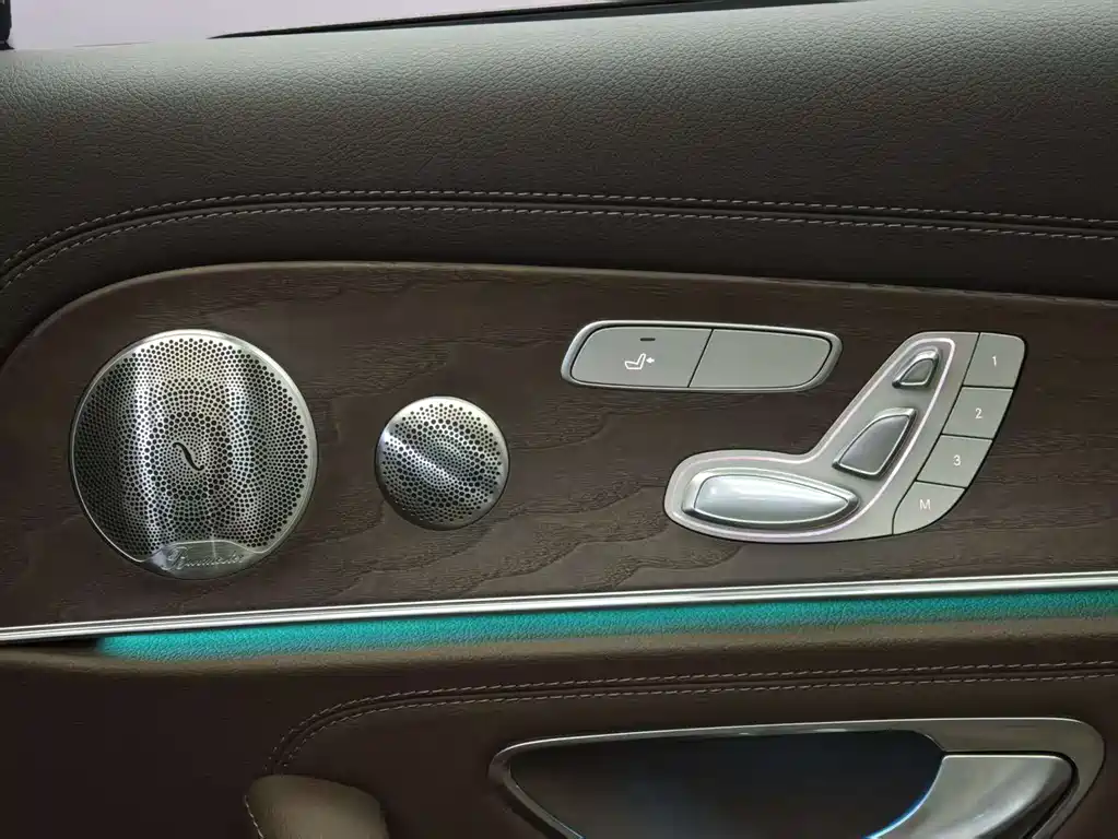 Mercedes-Benz E-Class 2020 — фото 12