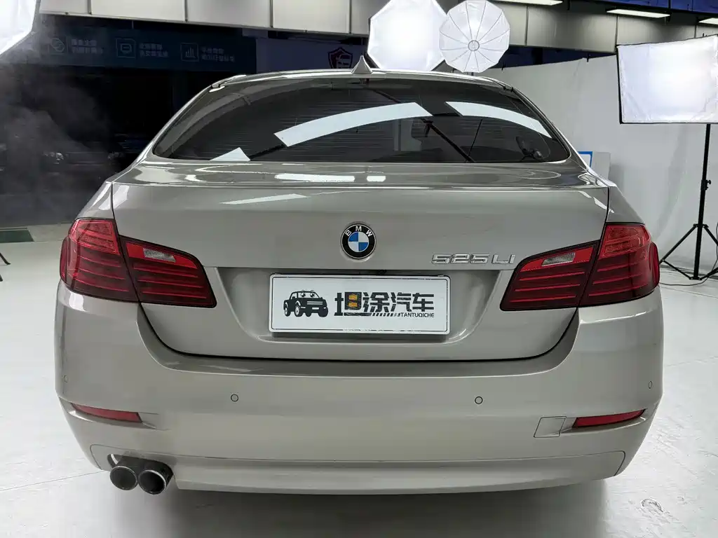 BMW 5 Series 2013 — фото 18