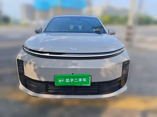Li Auto L6 2025