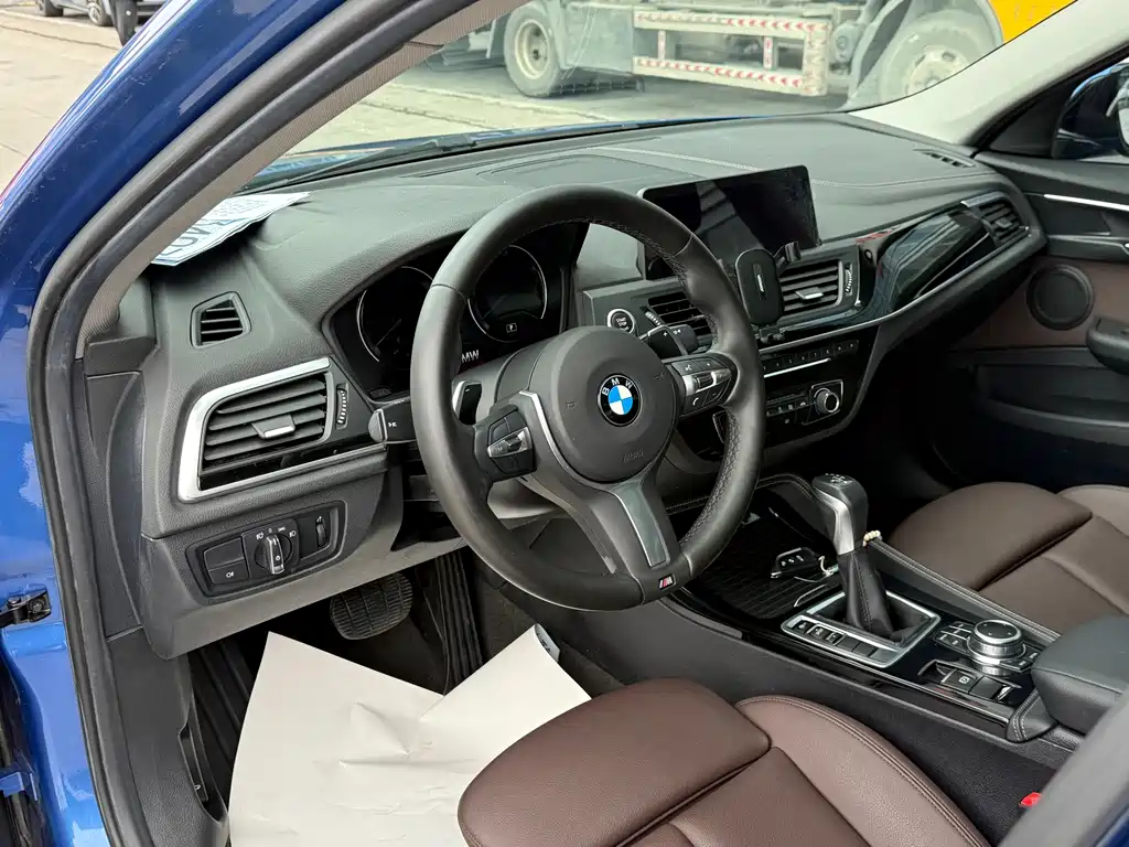 BMW 1 Series 2019 — фото 13