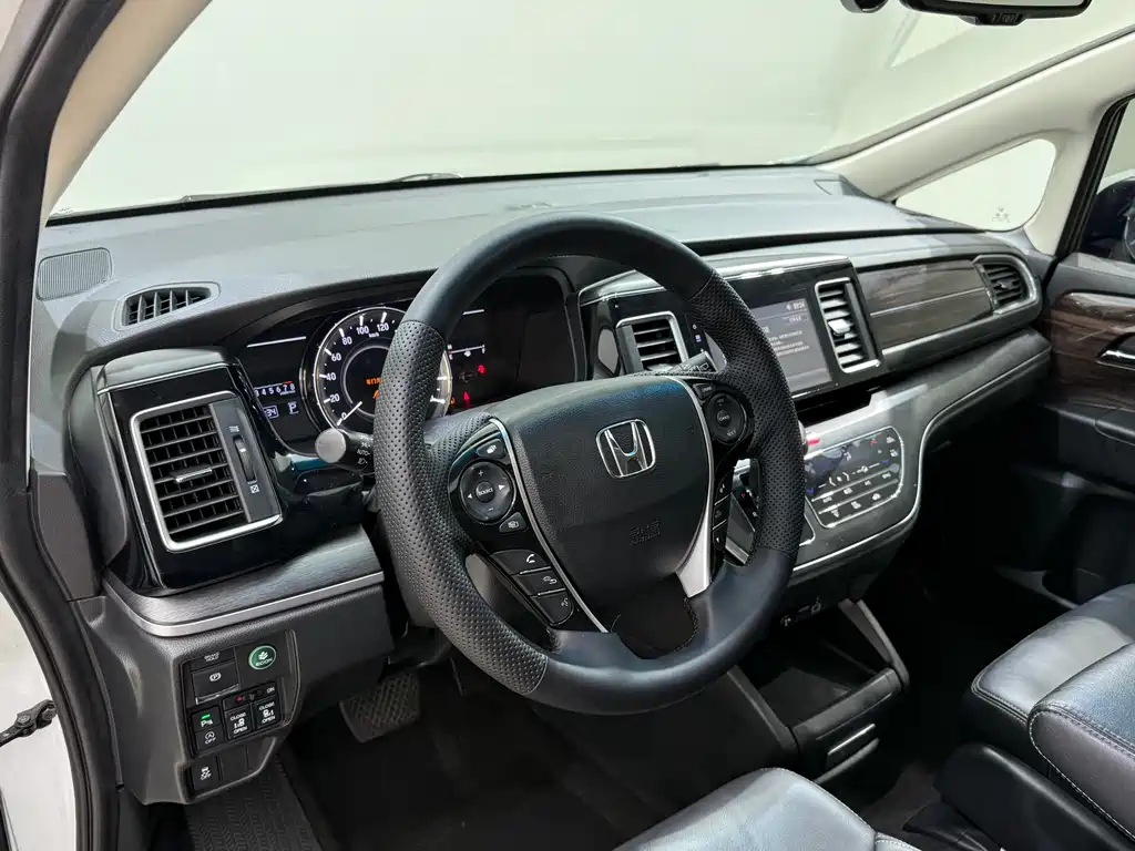 Honda Elysion 2018 — фото 14