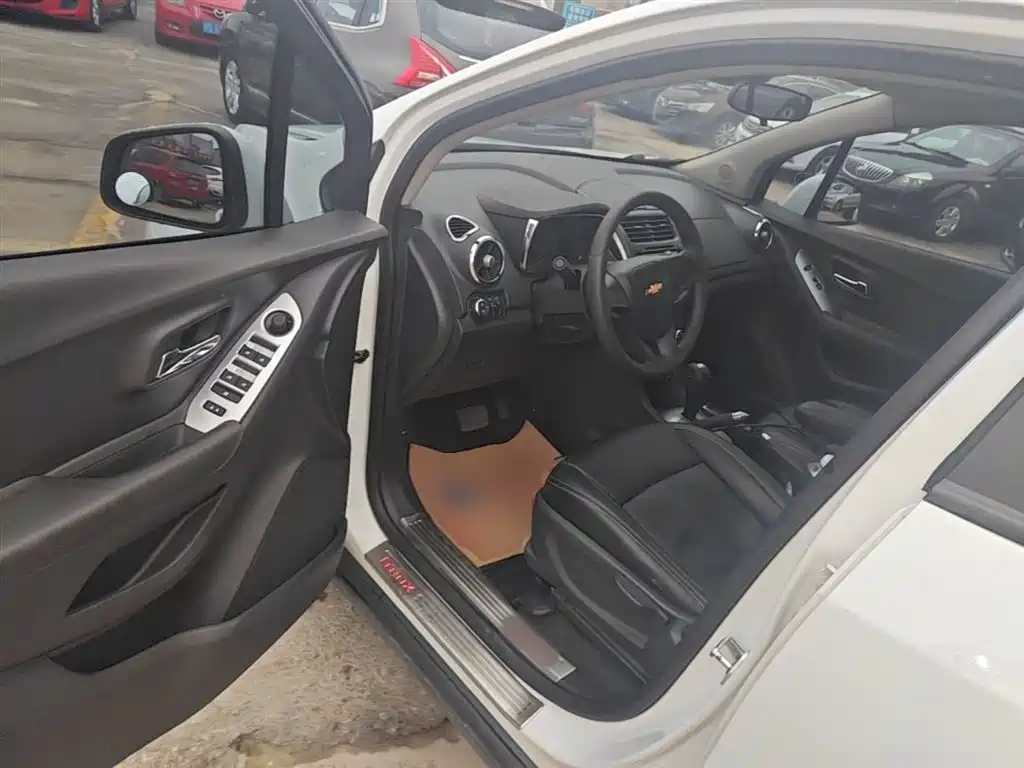 Chevrolet Trax 2015 — фото 16