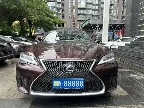Lexus LS 2021